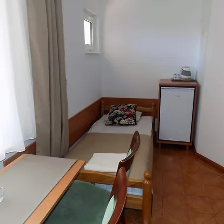 Goscinne U Marcina- Sala Zabaw, Basen, Melex, Rowery, Grill, Mini Dmuchaniec Séjour chez l'habitant Ostrowo (Puck)