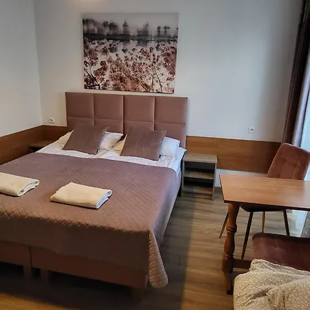 Goscinne U Marcina- Sala Zabaw, Basen, Melex, Rowery, Grill, Mini Dmuchaniec Séjour chez l'habitant