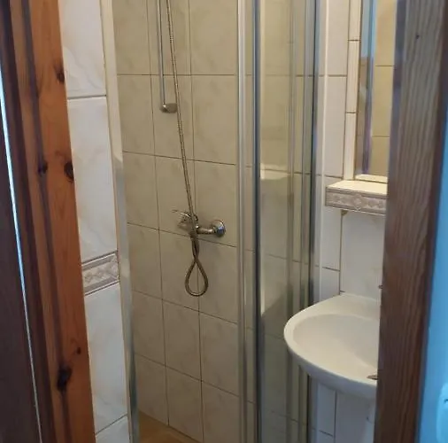 民宿 Goscinne U Marcina- Sala Zabaw, Basen, Melex, Rowery, Grill, Mini Dmuchaniec 奥斯特罗沃