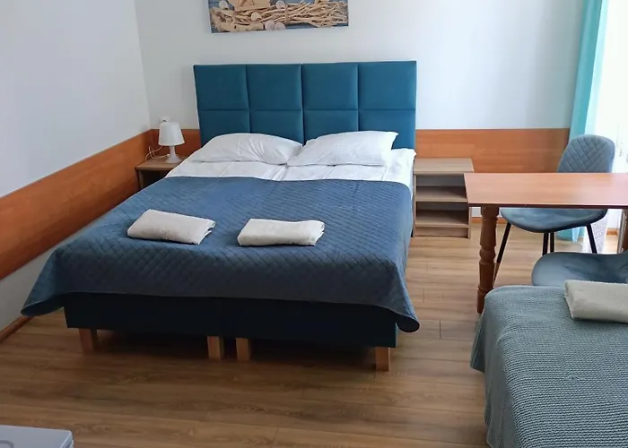 Проживание в семье Goscinne U Marcina- Sala Zabaw, Basen, Melex, Rowery, Grill, Mini Dmuchaniec Острово