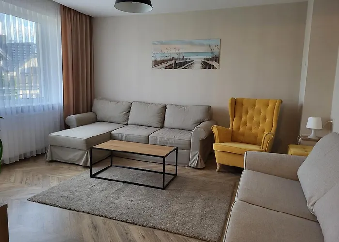 民宿 Goscinne U Marcina- Sala Zabaw, Basen, Melex, Rowery, Grill, Mini Dmuchaniec 奥斯特罗沃